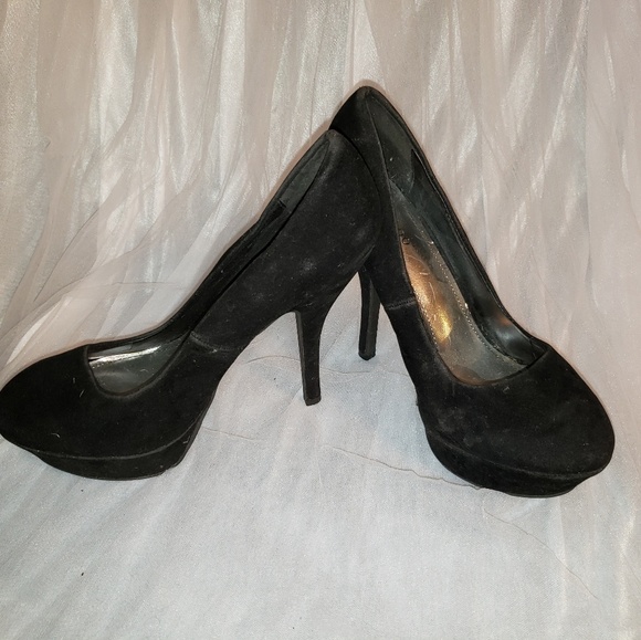 heels - Picture 3 of 3